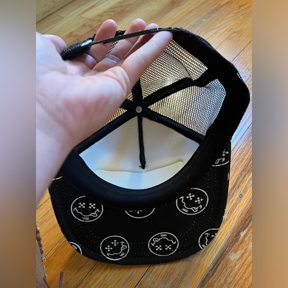 Vans Off The Wall Hat - Picture 3 of 3